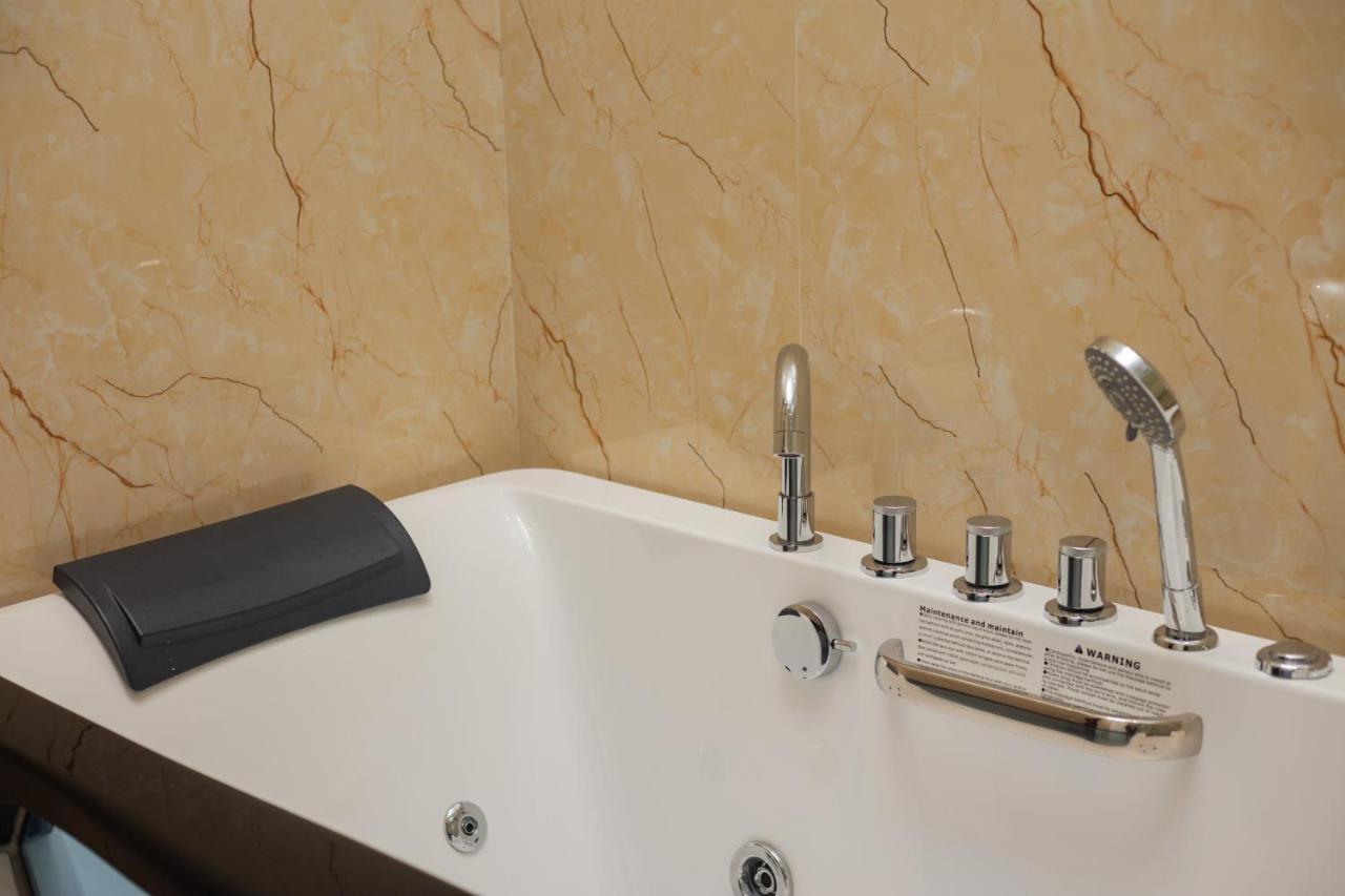Cẩm Bình Hotel Quảng Ninh Ngoại thất bức ảnh